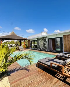 VILLA CONTEMPORAINE AU CHARME BALINAIS