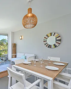APPARTEMENT CONTEMPORAIN A PROXIMITE DE LA PLAGE