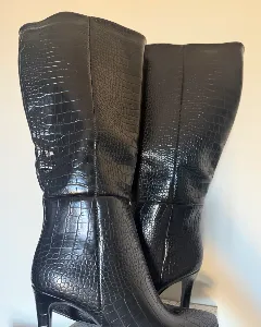 Calf high boots