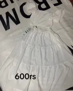 New set of 2 white pieces