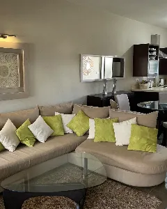 À LOUER coeur de  Grand Baie , Appartement 2 chambres  dans complexe sécurisé , Coup de coeur assuré
