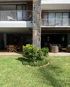Pointe aux Canonniers — appartement 4 chambres, jardin et accès plage — 4 050 000 €
