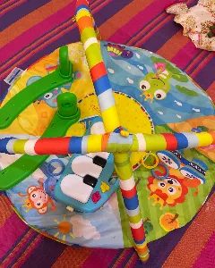 Baby play mat with music