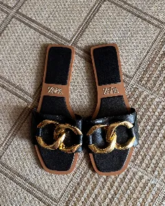 🖤 ZARA Black Slides – Gold Chain Detail