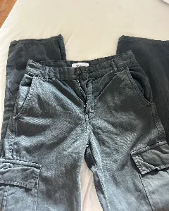 Don’t call me Jennyfer dark green cargo jeans