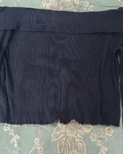 Half shoulder top