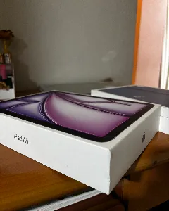 ✨ Brand New iPad 11” M4 – Wi-Fi – 128GB + Magic Keyboard + Cover ✨  