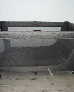 Lit parapluie + matelas 