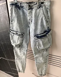 Loose jeans