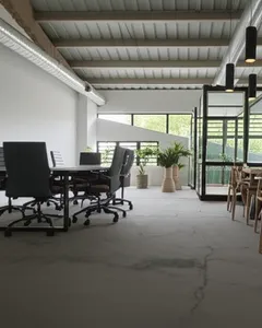 Espace bureaux de 90 m² avec parking