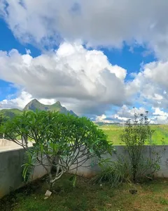 Maison surplombant le ravin offrant une vue magnifique