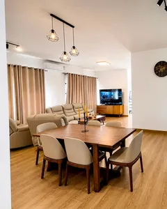 Appartement confortable de 3 chambres avec jacuzzi, piscine et garage