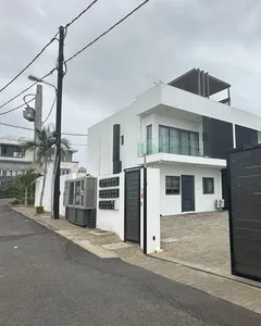 Duplex moderne de 3 chambres avec piscine privée
