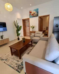 Appartement moderne de 3 chambres avec accès à la mer.