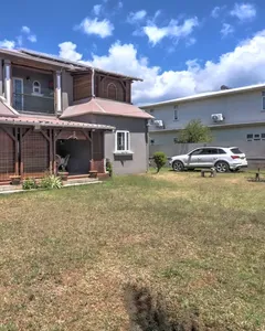 Belle villa de 4 chambres à seulement 5 minutes en voiture de toutes les commodités et de la plage
