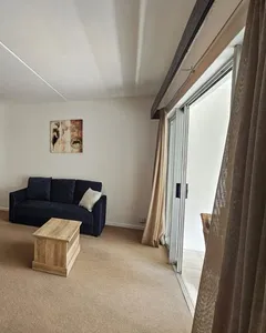 Appartement semi-meublé de 3 chambres